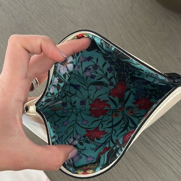 💫Flash sale💫Gucci beauty bag - Picture 6 of 7